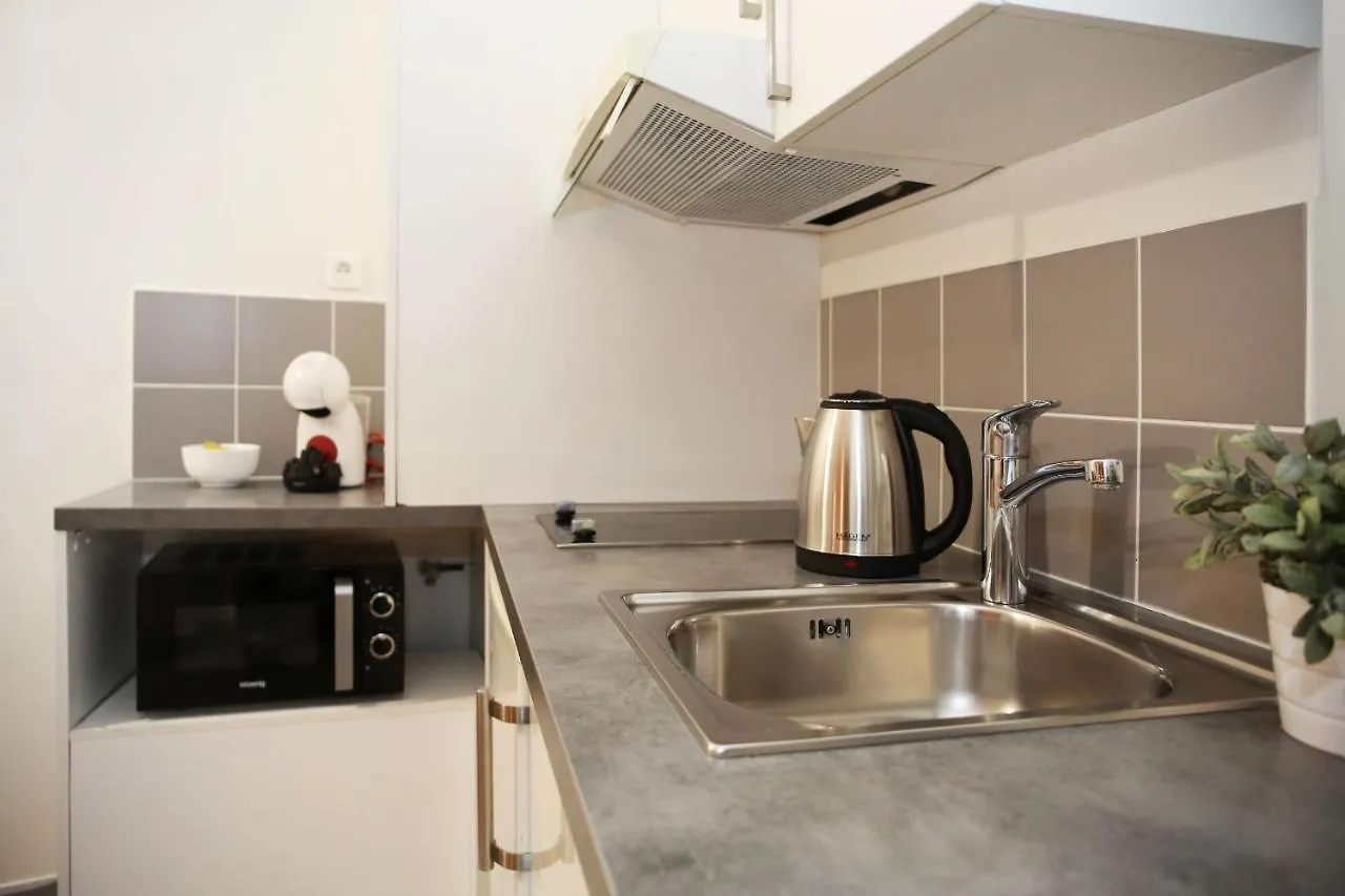 101 - Studio Confortable Avec Kitchenette Paris 5 Apartment France